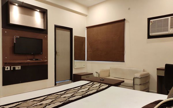Hotels Near SGPGI Lucknow
